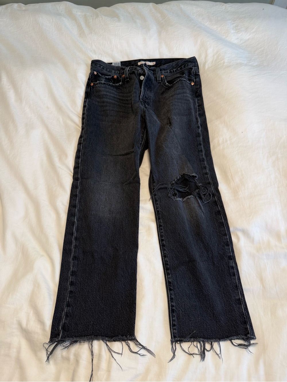 Women’s Levi’s black ripped Wedgie Straight Jeans size 30